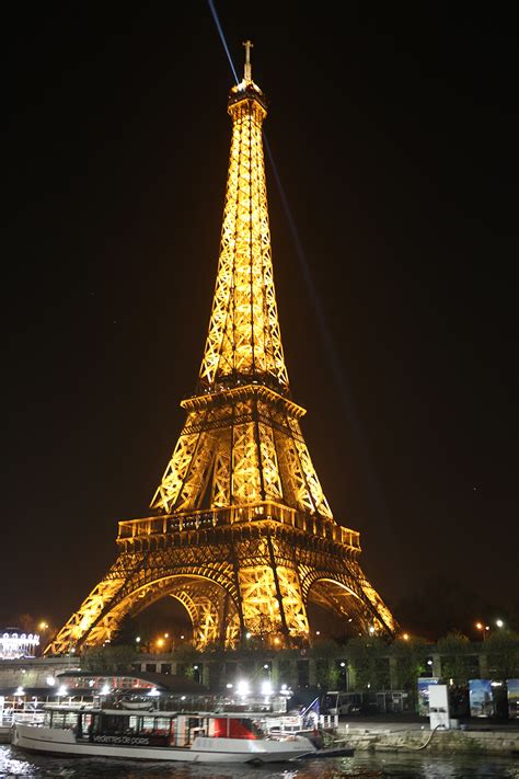 Eiffel Tower At Night Hd