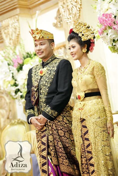 Balinese Bride And Groom Balinese Wedding Photography Indonesian