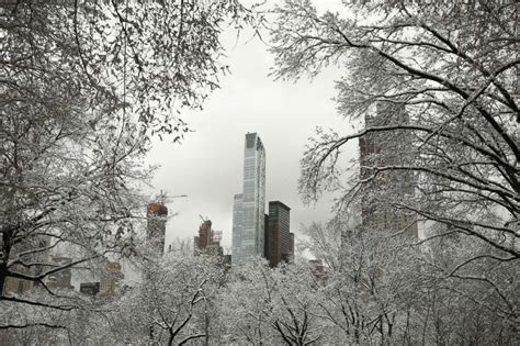 Spring Storm Hits Northeast Bringing Nyc The Most April Snow In Over