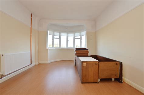 Maybe you would like to learn more about one of these? 2 Bedroom Flat, Snaresbrook Hall, South Woodford, E18 2EJ ...