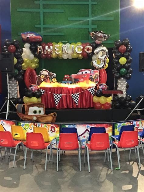 Balloon centerpieces or table arrangements. Cars balloon decor