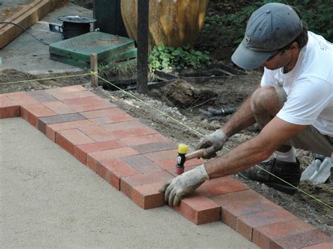 How To Lay A Brick Paver Patio How Tos Diy