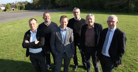 This morning the students of th 6th year electrical installation techniques of the vti from menen came on a company visit. VTI en college bouwen sporthal | Menen | hln.be