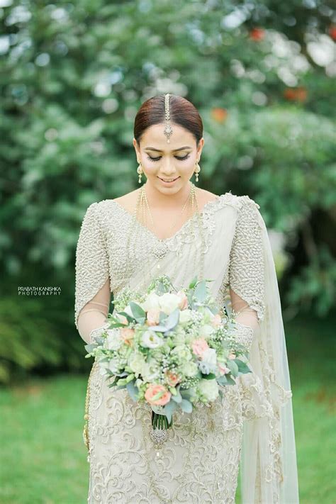 Modern Kandyan Bride Bridal Wedding Dresses Bridal Dress Design