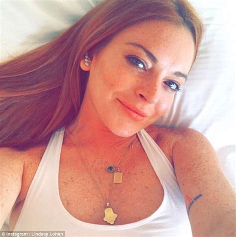 Judge Orders Lindsay Lohan To Pay Her Chauffeur 28000 Daily Mail Online