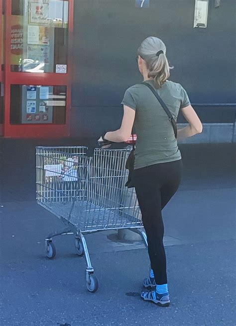 Skinny Blonde Milf At Parking Lot Spandex Leggings Yoga Pants Forum