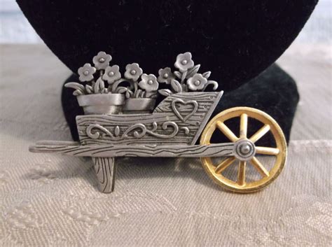 Lovely Jj Jonette Pewter Gold Tone Articulated Wheelbarrow Flower Brooch Vintage Designs