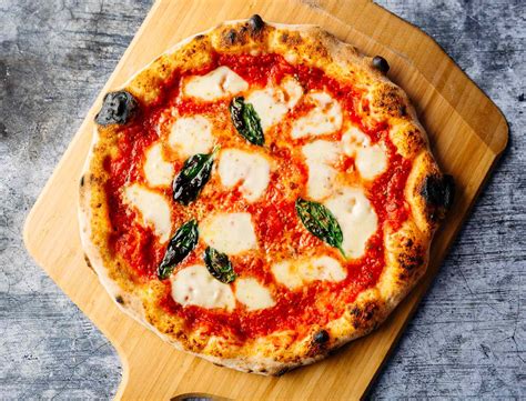 Recette De Pizza Margherita — Ooni Fr