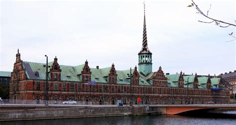 Uzunköprü mercantile exchange og den tredje strøm bygning service, uden for byen. Børsen - En af Danmarks ældste bygninger ...