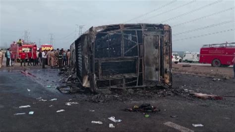 महाराष्ट्र में समृद्धि एक्सप्रेस वे पर बस में आग लगने से 25 यात्रियों