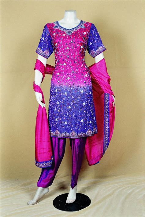 Pakistani Clothes For Women 2011 Hijab Trade Fashion