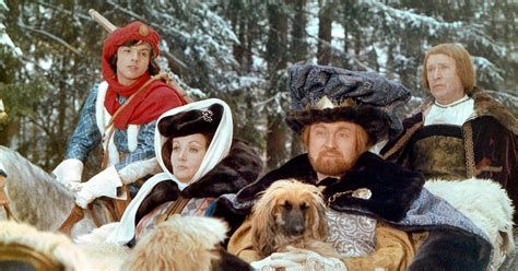 Der könig und die königin kommen im winter auf das gut der untertänigen stiefmutter, die sich und. Drei Haselnüsse für Aschenb... - Filme im Ersten - ARD ...
