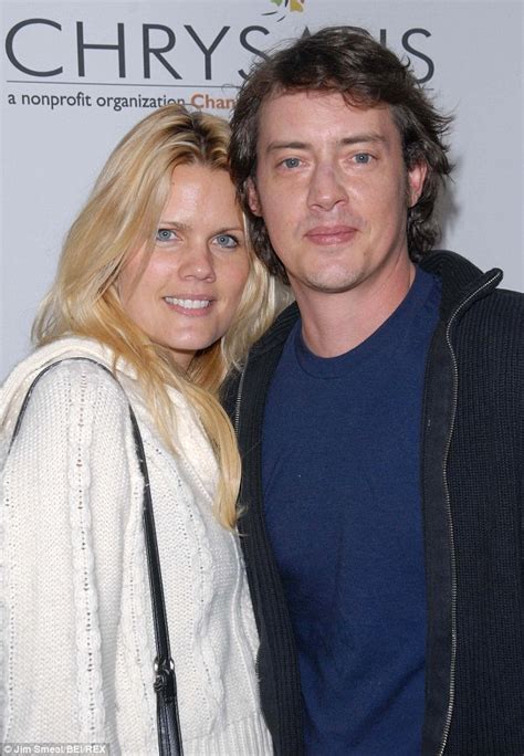 Dazed And Confused Actor Jason Londons Wife Sofia Files For Legal