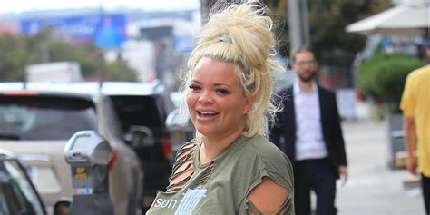 Trisha Paytas Criticized For Exploiting Pregnancy On Onlyfans Paper