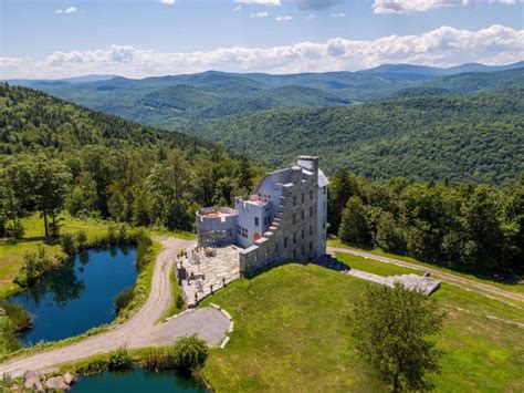A Castle In Vermont Is For Sale See Inside This Gorgeous Home