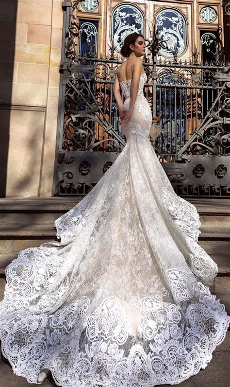 We want to make finding the dream wedding dress easier and less expensive so you can stop by our store to take a look of your favorite dresses and the best deals. wedding-dresses-8-11112016-km - MODwedding | Wedding ...