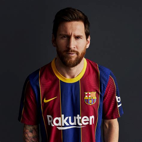 Leo messi's footballing career started in 1995 at newell's old boys, where he played until the year 2000. Camiseta Nike del Barcelona 2020/2021