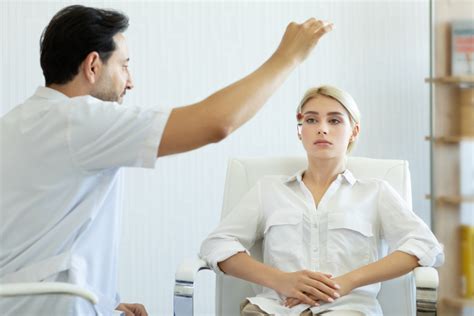 hypnotherapy benefits what is hypnotherapy and how does it work parade