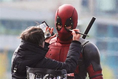 Leaked Deadpool Set Photos And Wade Wilsons Face Revealed Spoiler