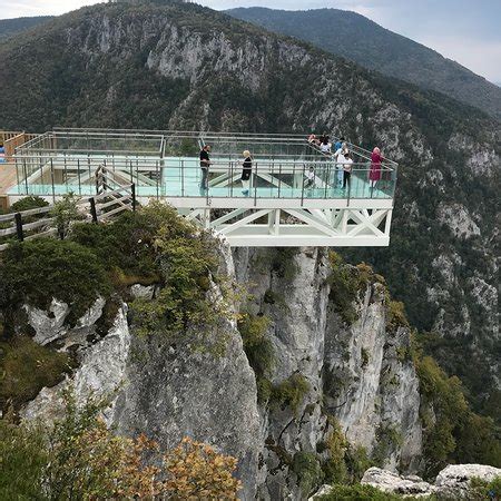Kendinizi doğanın kollarına bırakıp, yaşayabileceğiniz en unutulmaz. Çatak Kanyonu Cam Seyir Terası - Azdavay - Çatak Kanyonu ...