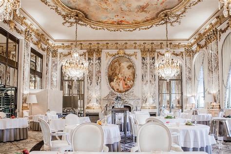 Are there any french people at le salon de the? Le Meurice Paris - Luxury Hotel in Paris, France