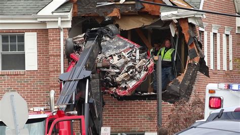 Porsche Removed From Second Story Of Building After Crash Youtube
