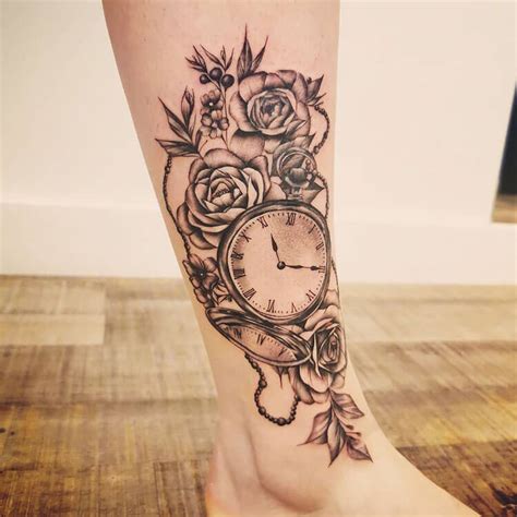 20 Beaυtifυl Leg Tattoo Ideas For Womeп