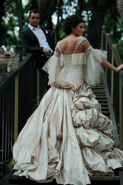 The only son lord and lady montague. Atelier-Aimee-Wedding 2013 romeo and juliet Dresses ...