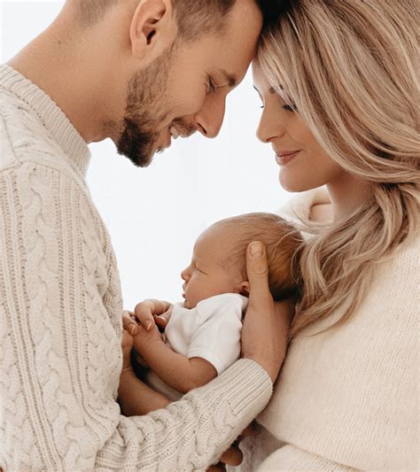 Unique And Adorable Newborn Photoshoot Ideas To Try