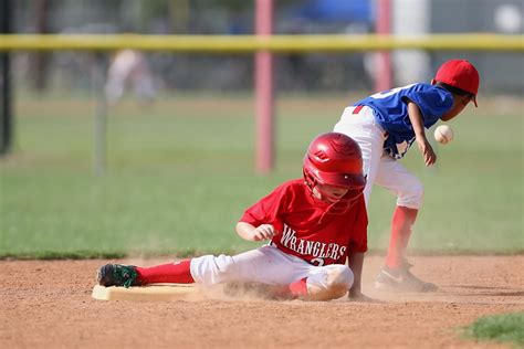 fotos gratis campo juego chico niño verano masculino juventud atlético acción azul