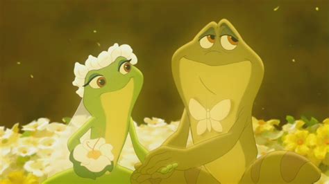 39 Romantic Kisses Princess And The Frog Prince Naveen Disney