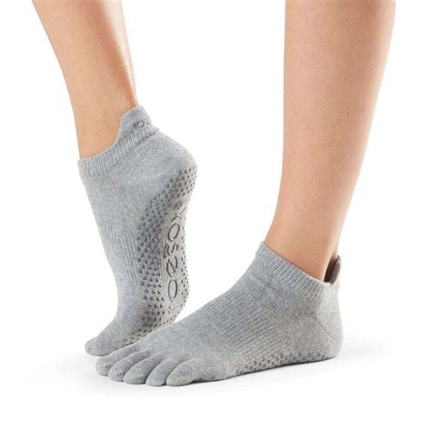 Toesox Womens Low Rise Full Toe Grip Five Toe Design Socks - Walmart.com