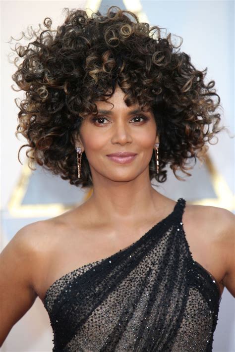 The Actress Short Do Was An Instant Head Turner On The Oscars Red Carpet RELATED Link