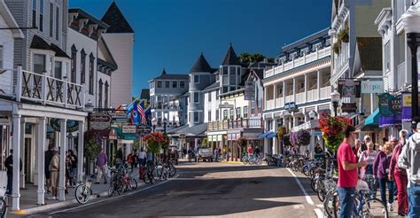 Downtown Mackinac Island Tourism Bureau