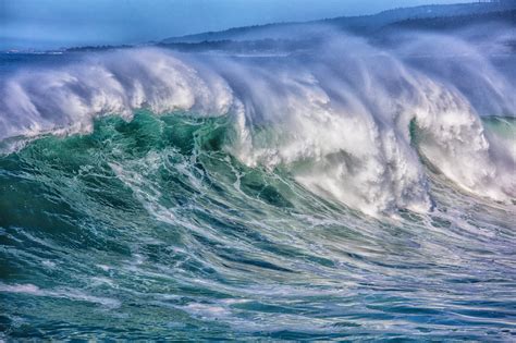 Carriers, navy ships, cruise ships and passenger ferries facing terrifying monster waves and hurricanes at sea. big waves - Mendonoma Sightings