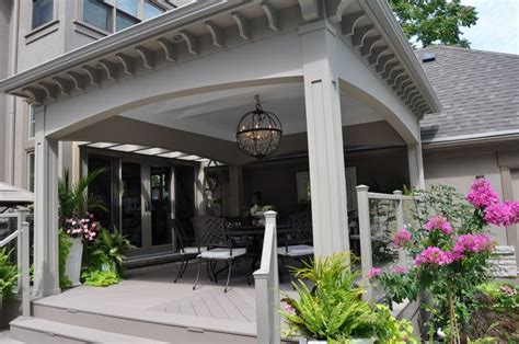 Mississauga Road Open Porch With Flat Roof For Poolside Fun And An At