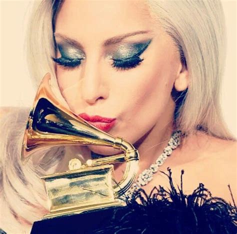 Lady Gaga S Gorgeus Eye Makeup At 2015 Grammys Celebrities Female Favorite Celebrities Celebs