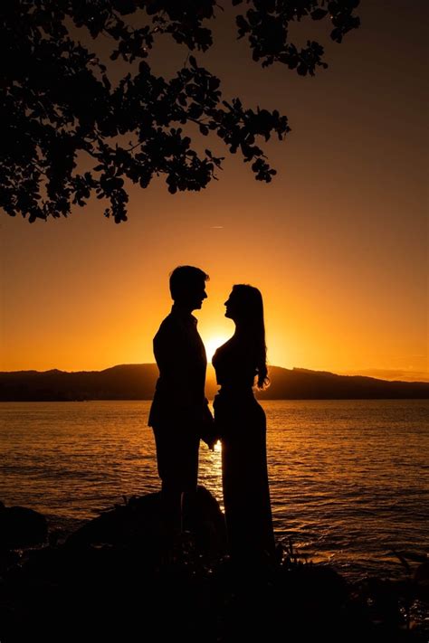 10 Beautiful Love Silhouette Images