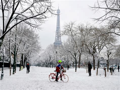 This Is How Parisians Enjoy A Snow Day Nevada Paris Ephemera Paris