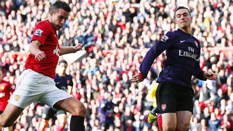 arsenal s thomas vermaelen admits manchester united remain the benchmark for success football