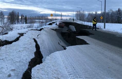 What was the worst earthquake in alaska? Alaska DOT reports significant damage on Anchorage roads