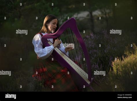 Celtic Woman Grass Hi Res Stock Photography And Images Alamy