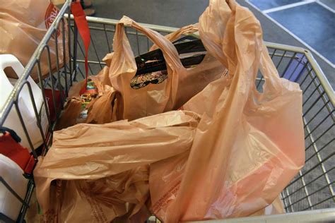 Amid Pandemic Fears Capital Region Grocery Stores Revert To Plastic Bags