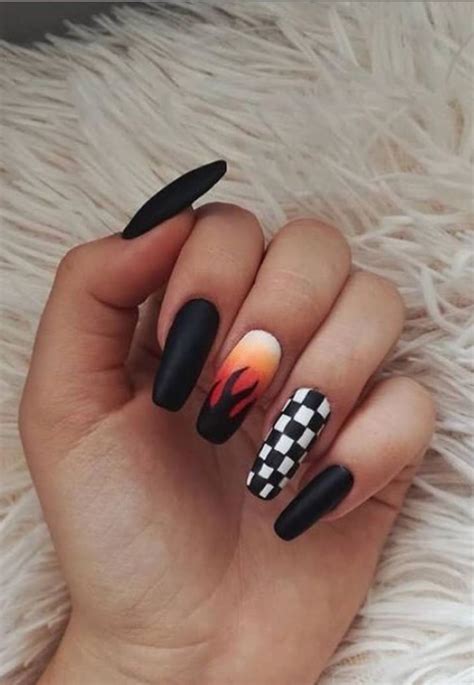 47 Amazing Black Nail Designs Page 40 Of 47 Lily Fashion Style