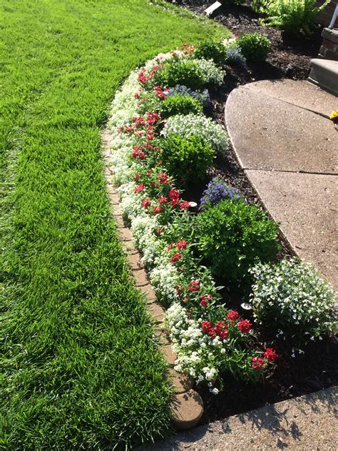 35 Clever Rock Flower Beds Landscaping With Rocks Front Yard Garden