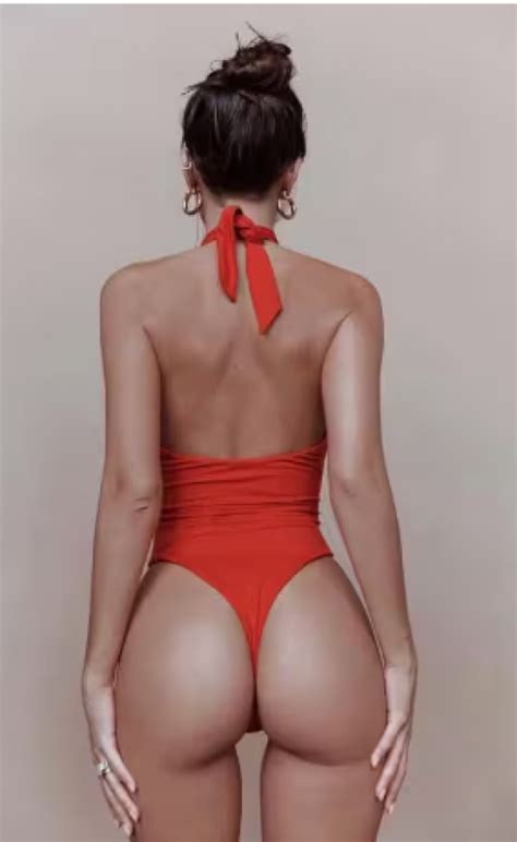 Emily Ratajkowski Dago Fotogallery