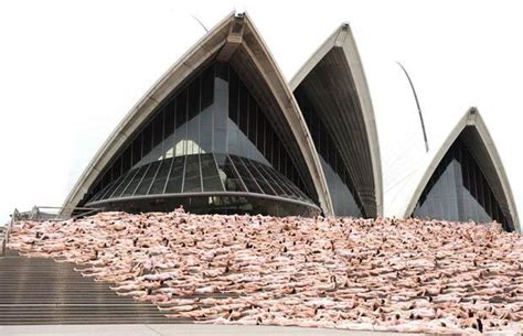 Spencer Tunick Invites Over People To Pose Naked On The Steps Of My
