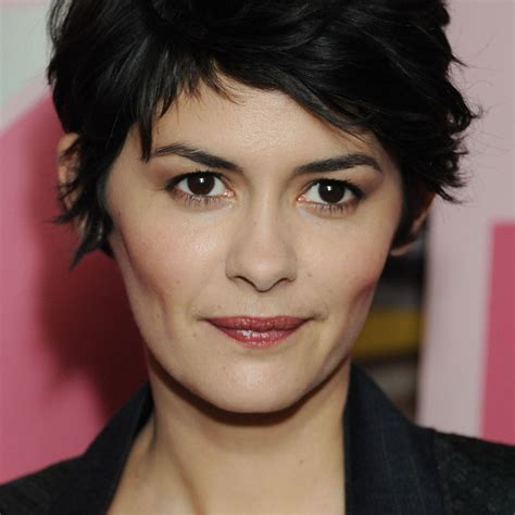 20 Ideas Of Edgy And Chic Short Curls Pixie Haircuts