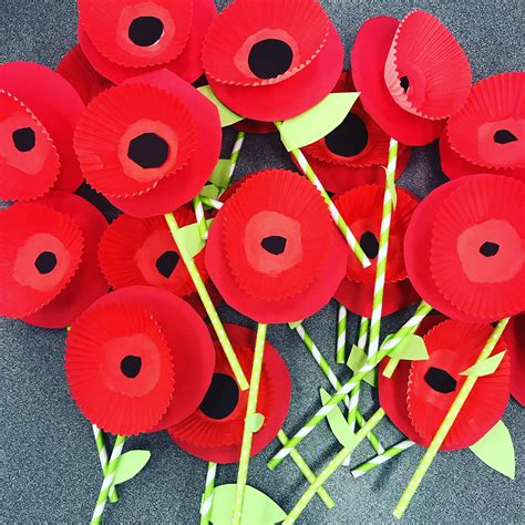 Cupcake Wrapper Poppies With Paper Straw Stems For Veterans Day I