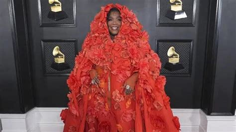 Lizzo Wows In Orange Doja Cat Dons Black Latex At Grammys Republic World